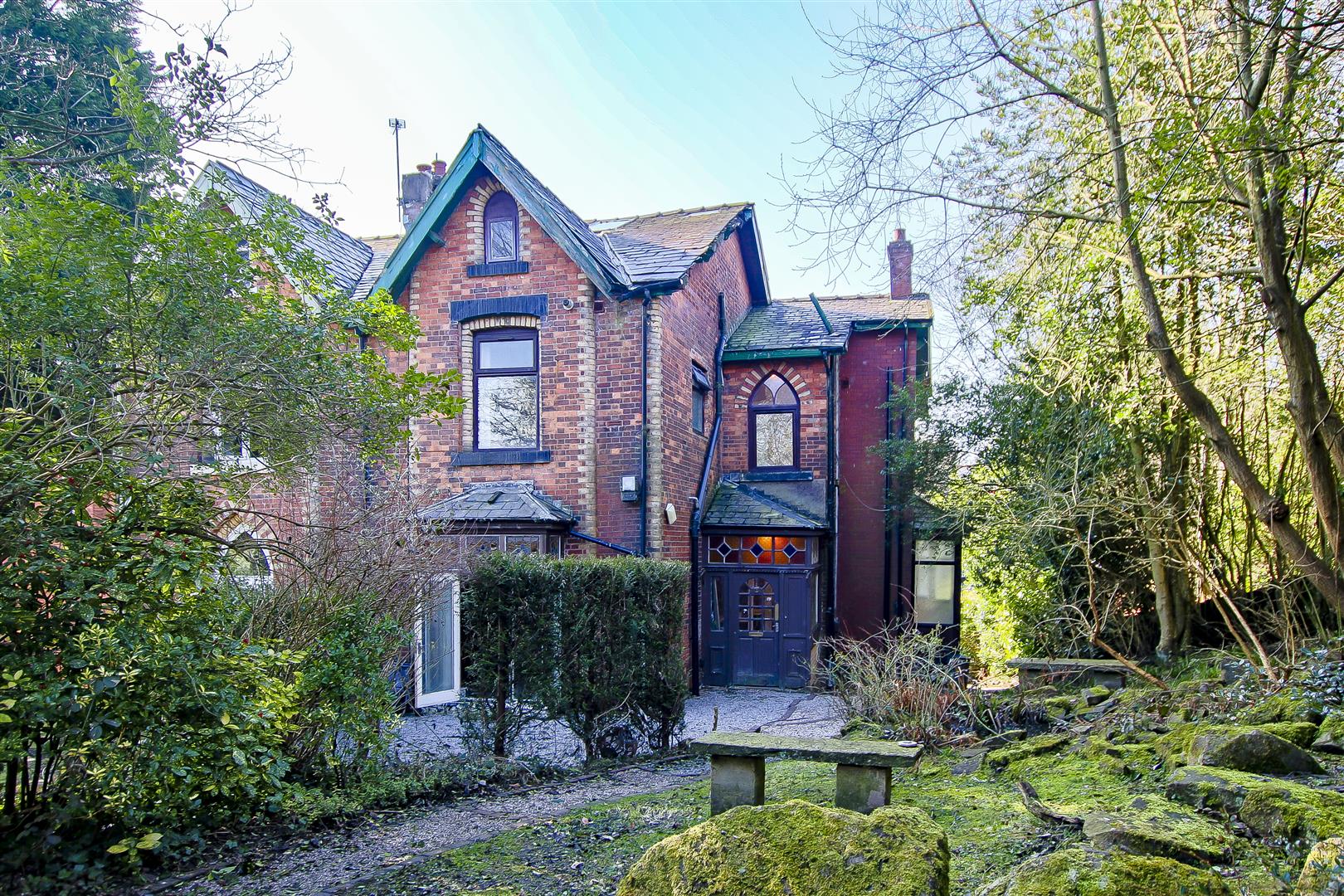 6 Bed Semi-detached House For Sale - Main Image